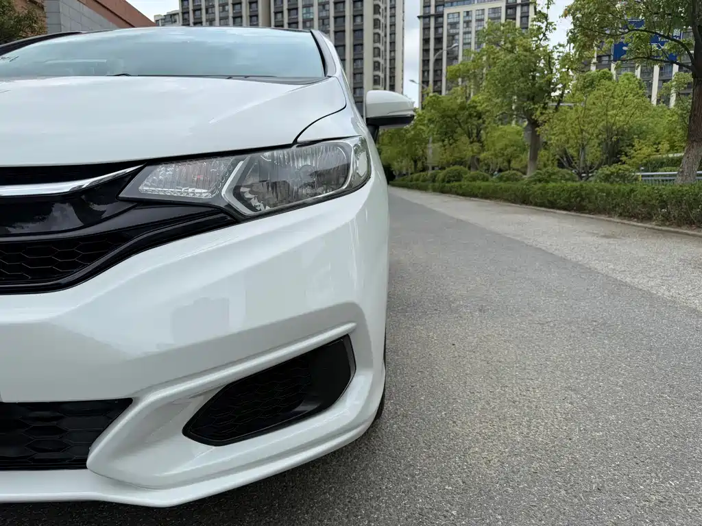 Honda Fit — миниатюра 8