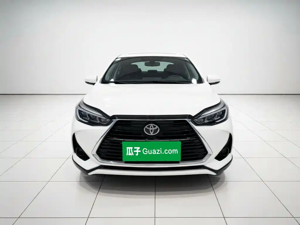 Toyota Yaris L — миниатюра 2