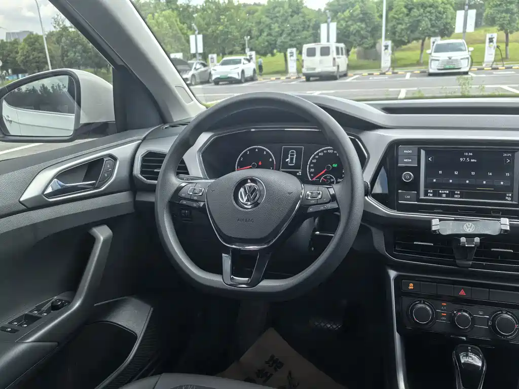 Volkswagen T-Cross — миниатюра 12