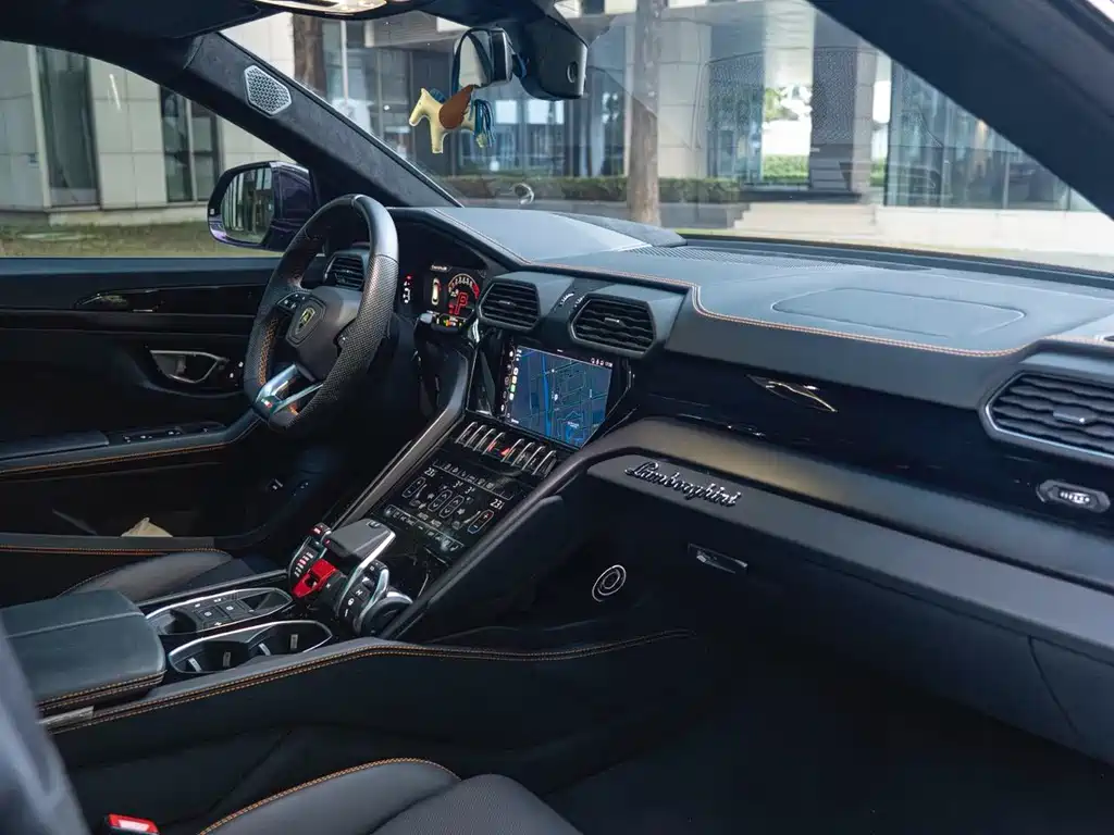 Lamborghini Urus — миниатюра 24