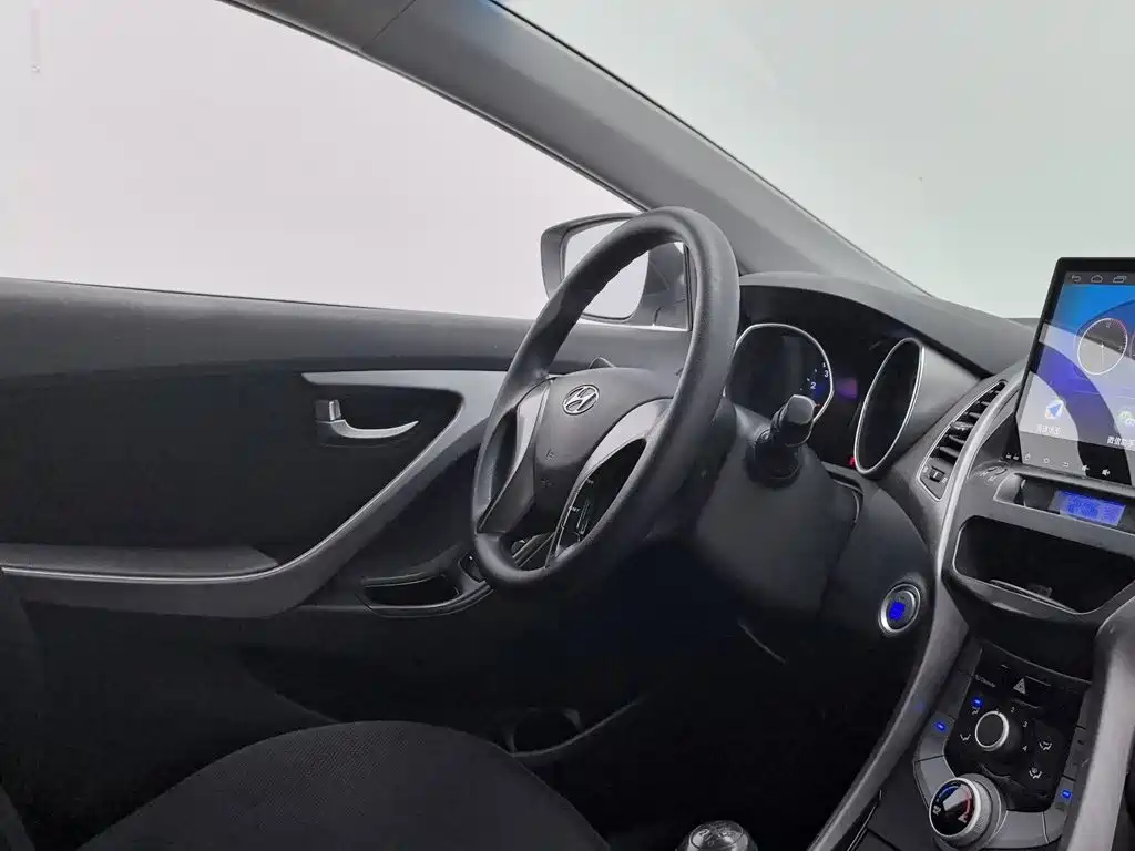 Hyundai Elantra Langdong — миниатюра 22