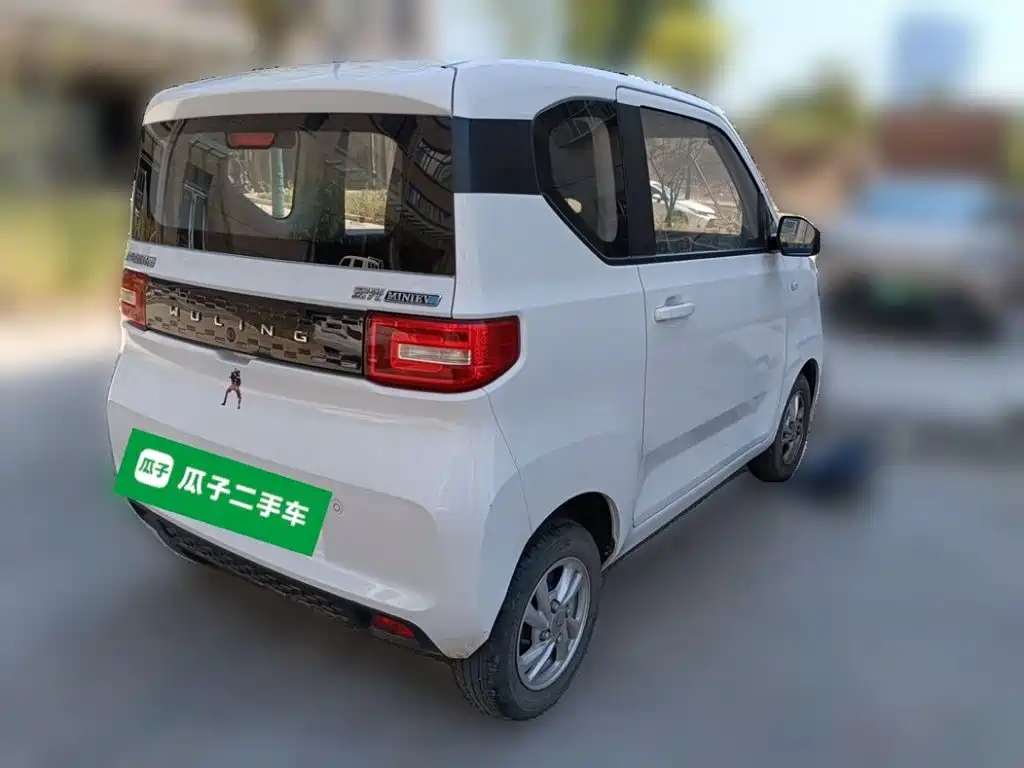 Wuling MINIEV — миниатюра 5