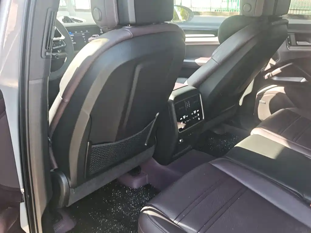 Porsche Cayenne — миниатюра 3