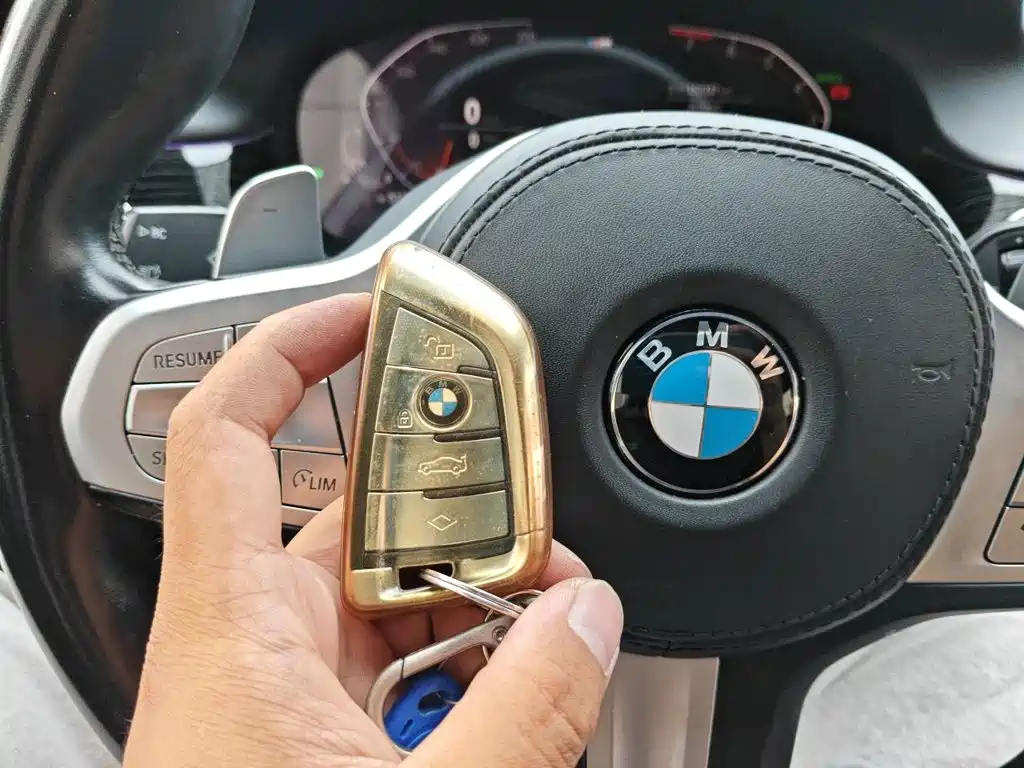 BMW 7 Series — миниатюра 12