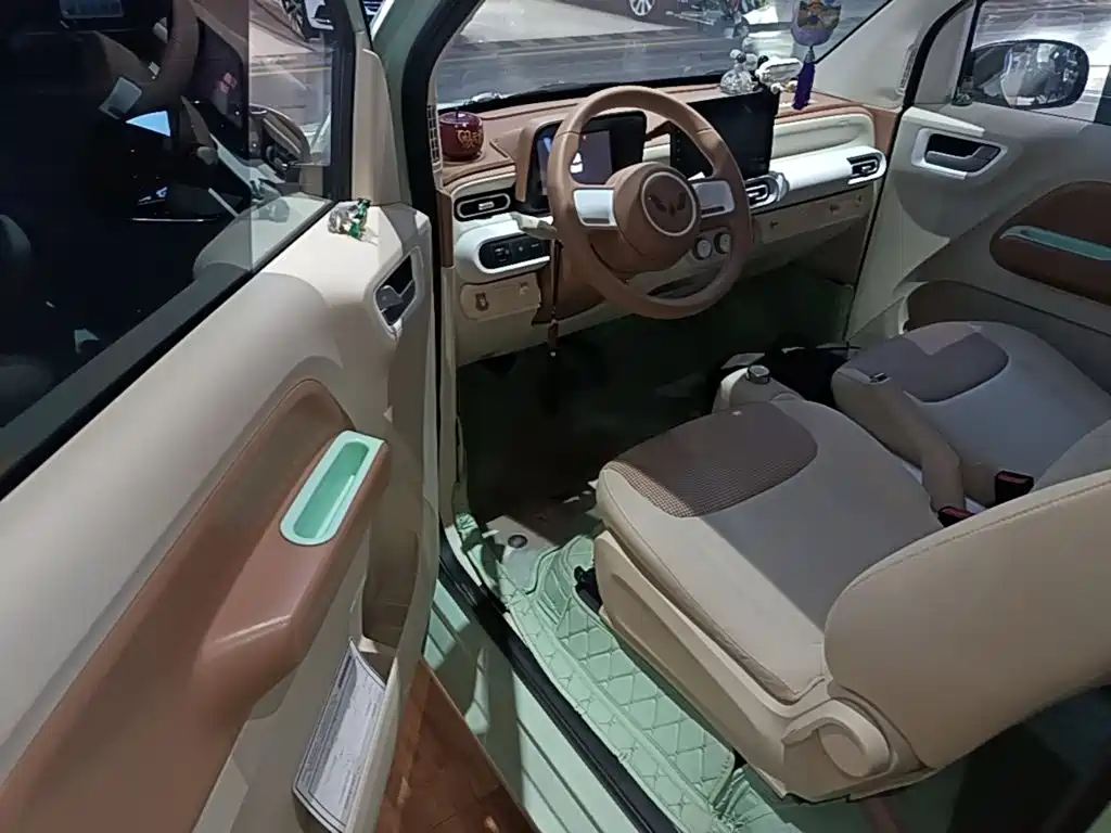 Wuling MINIEV — миниатюра 16