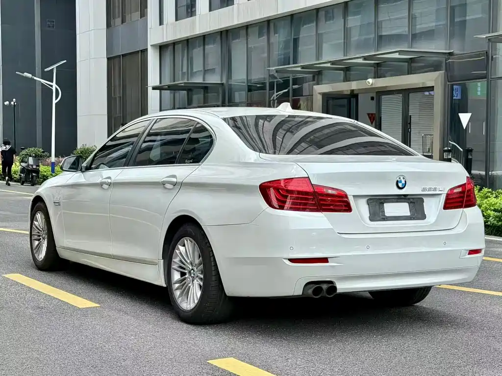 BMW 5 Series — миниатюра 9