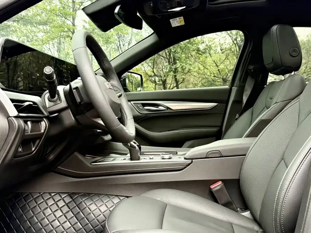 Cadillac CT5 — миниатюра 5