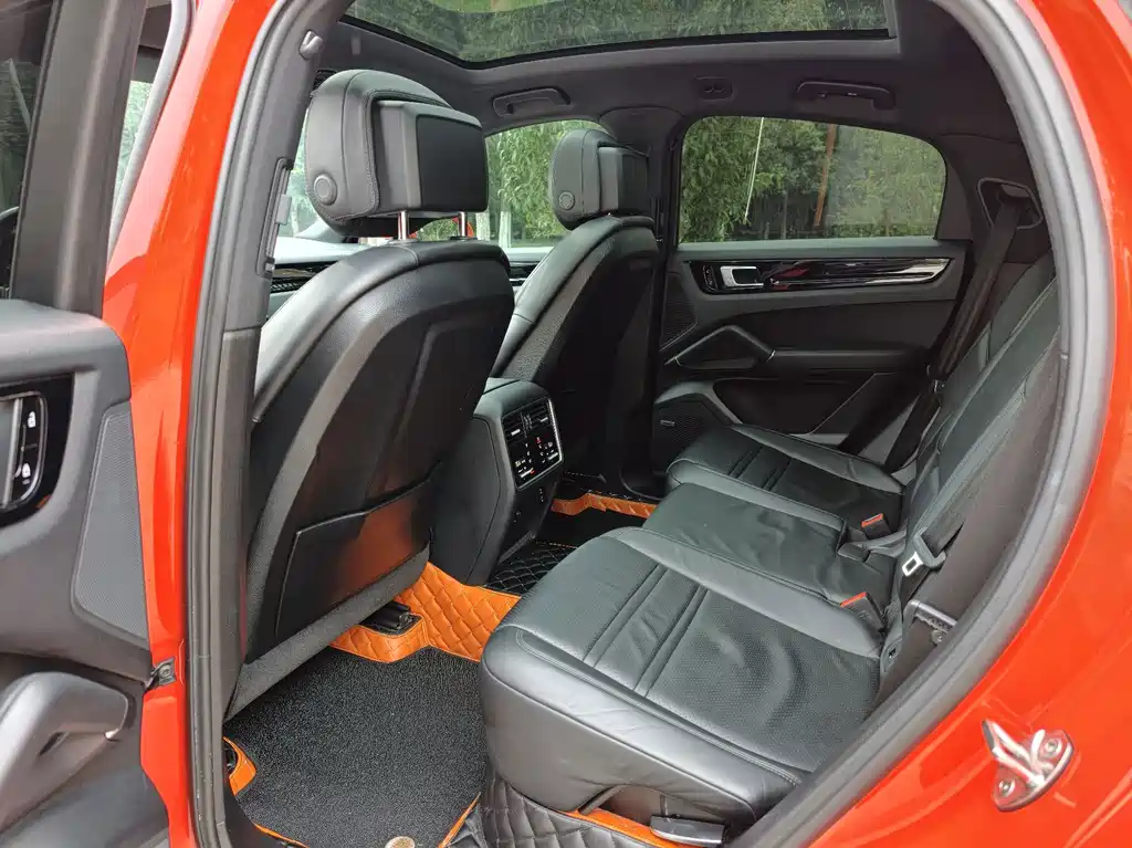 Porsche Cayenne — миниатюра 12