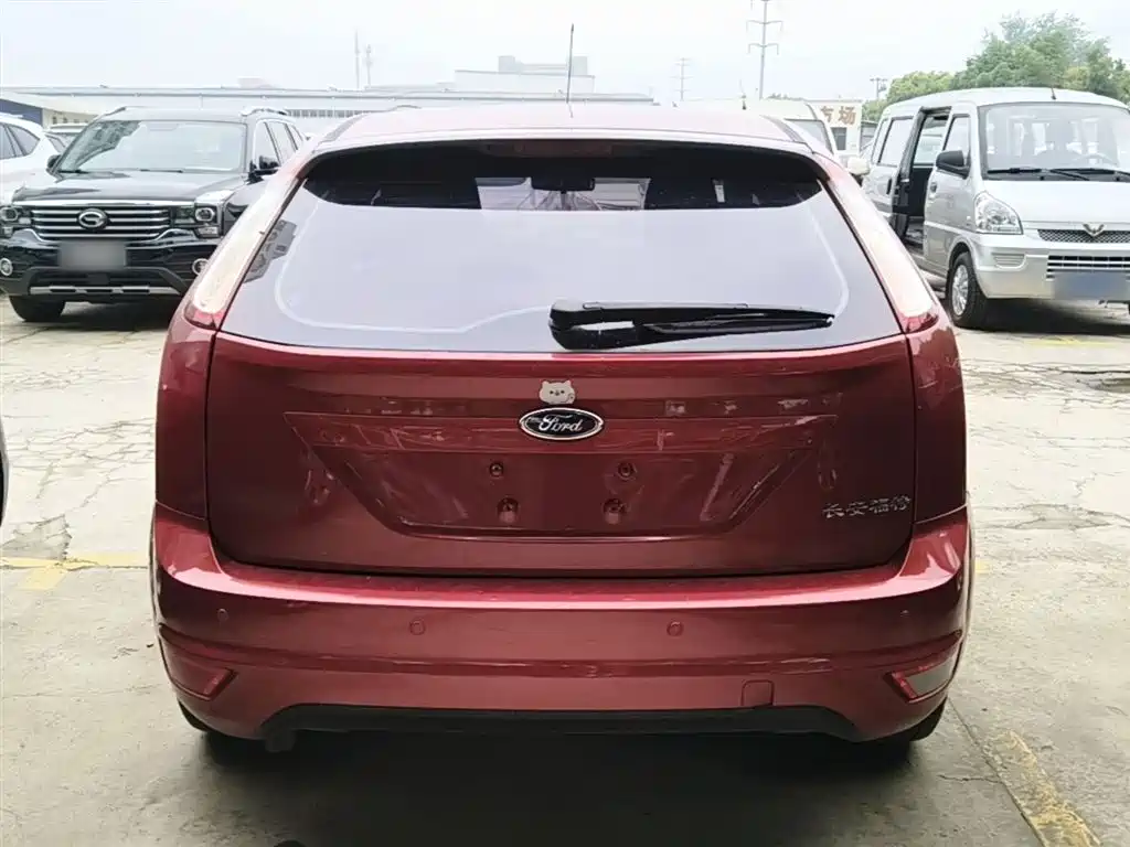 Ford Focus 2013 1.8L AT