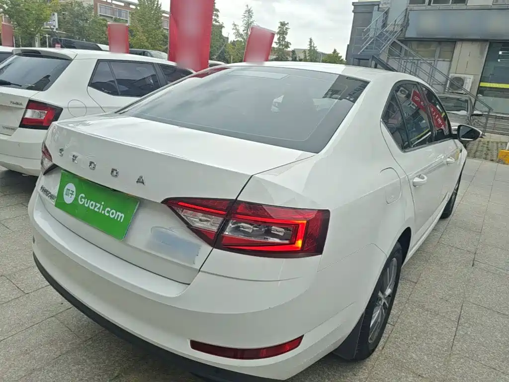 Skoda Octavia — миниатюра 7
