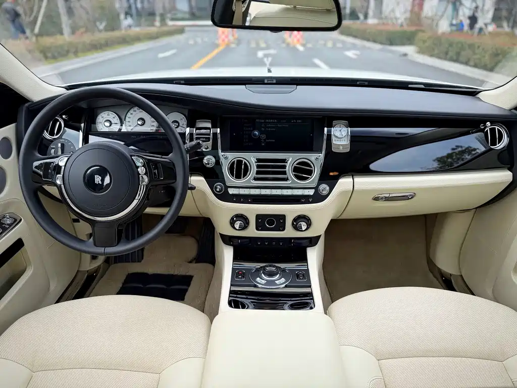 Rolls-Royce Ghost — миниатюра 18