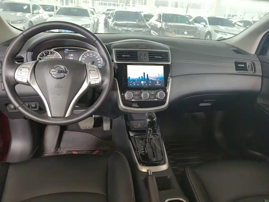 Nissan Tiida — миниатюра 10