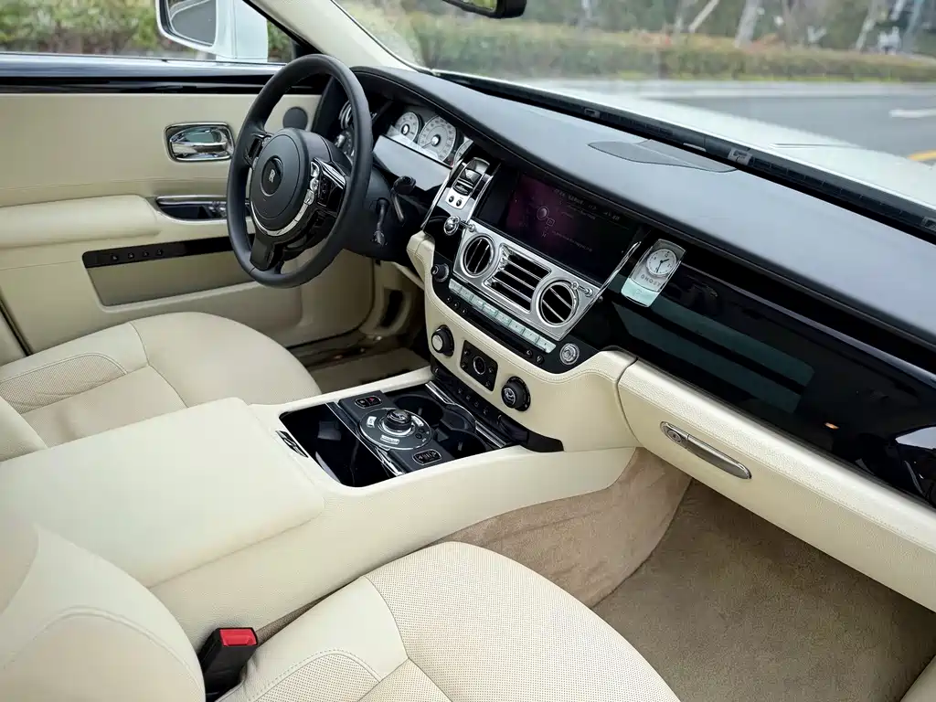 Rolls-Royce Ghost — миниатюра 11