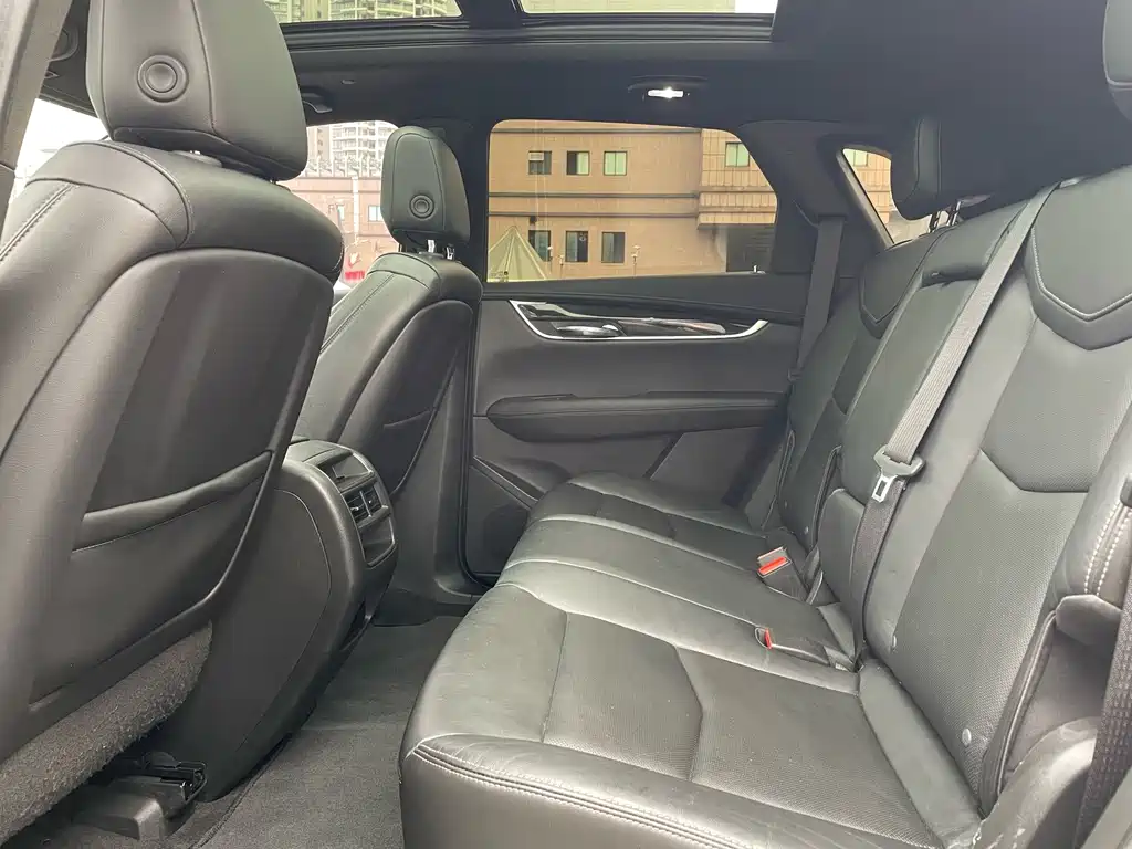 Cadillac XT5 — миниатюра 8