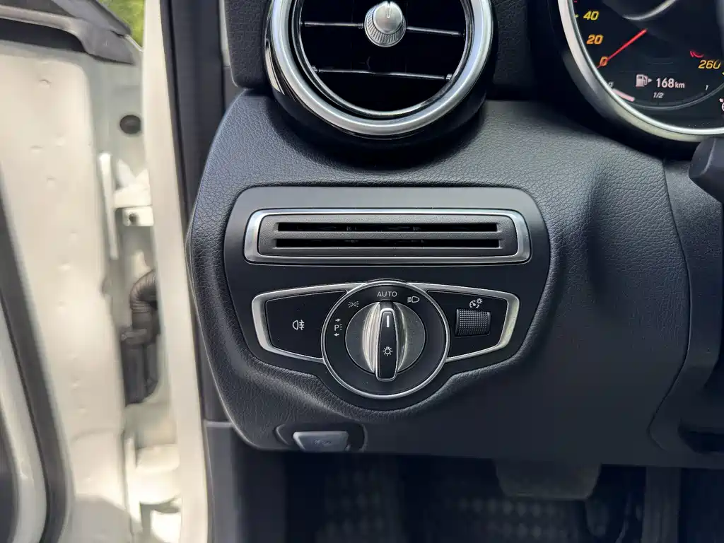 Mercedes-Benz C-Class — миниатюра 17
