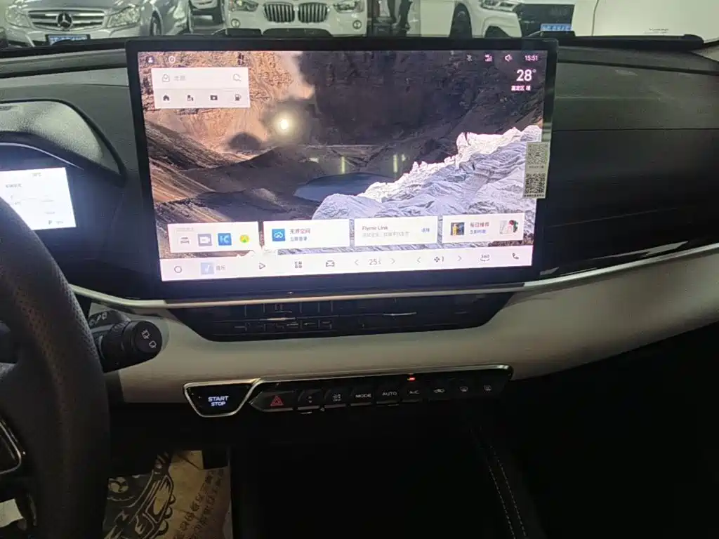 Geely Binyue — миниатюра 13