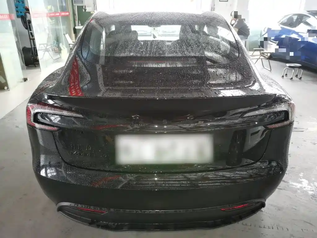 Tesla Model 3 — миниатюра 6