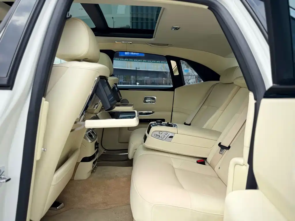 Rolls-Royce Ghost — миниатюра 9