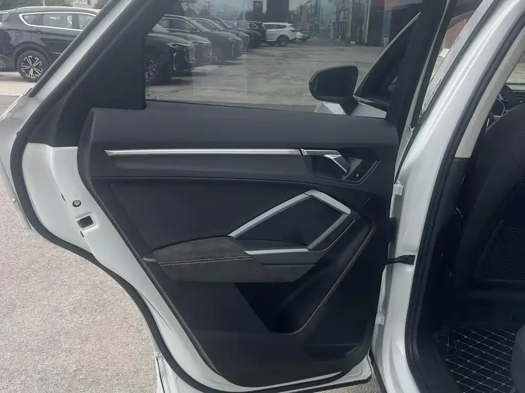 Audi Q3 Sportback — миниатюра 20