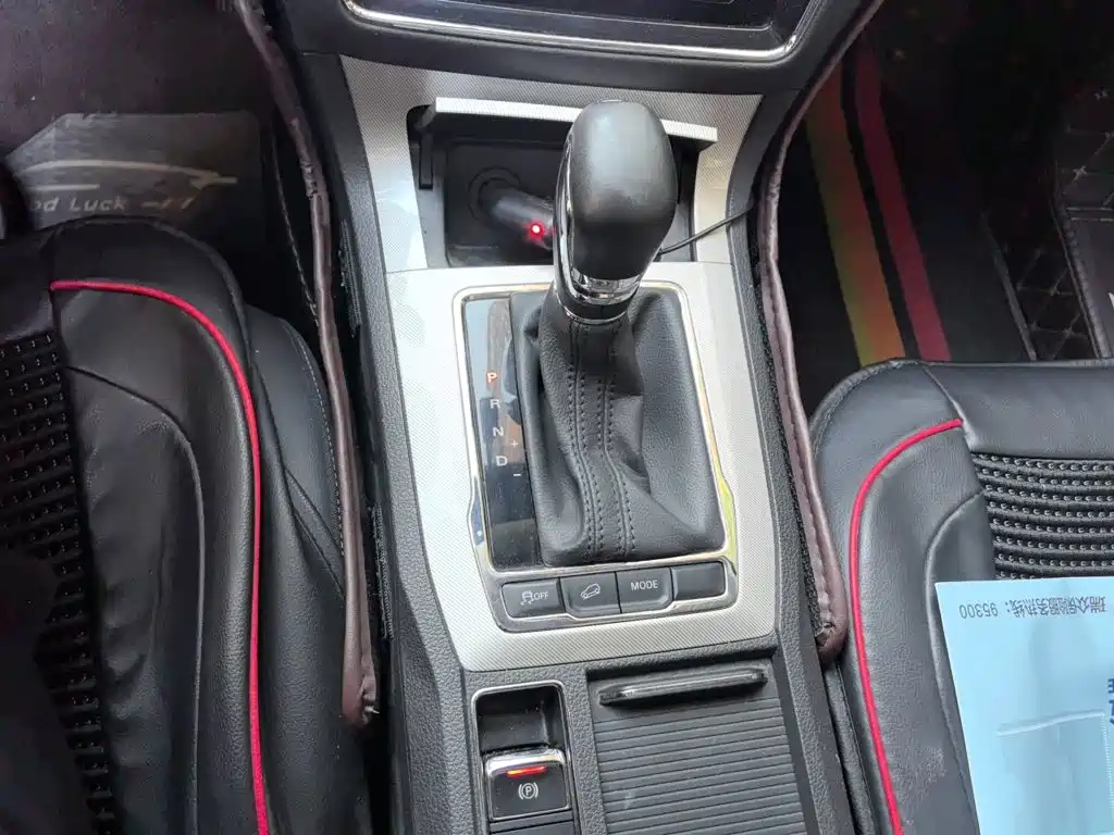Roewe RX5 New Energy — миниатюра 15