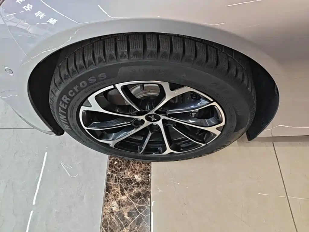 XPeng P7 — миниатюра 23
