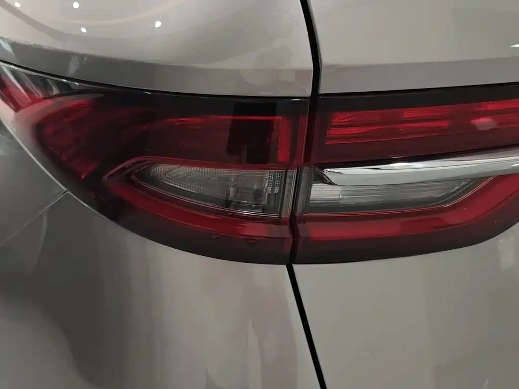 Geely Jia Ji New Energy — миниатюра 6