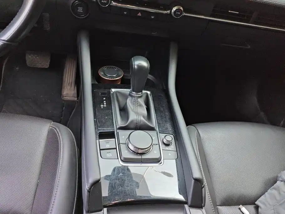 Mazda 3 Axela — миниатюра 16