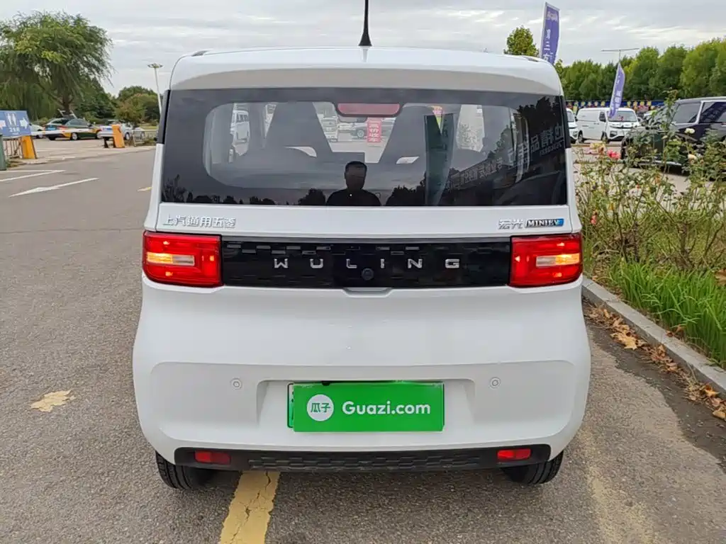 Wuling MINIEV — миниатюра 6