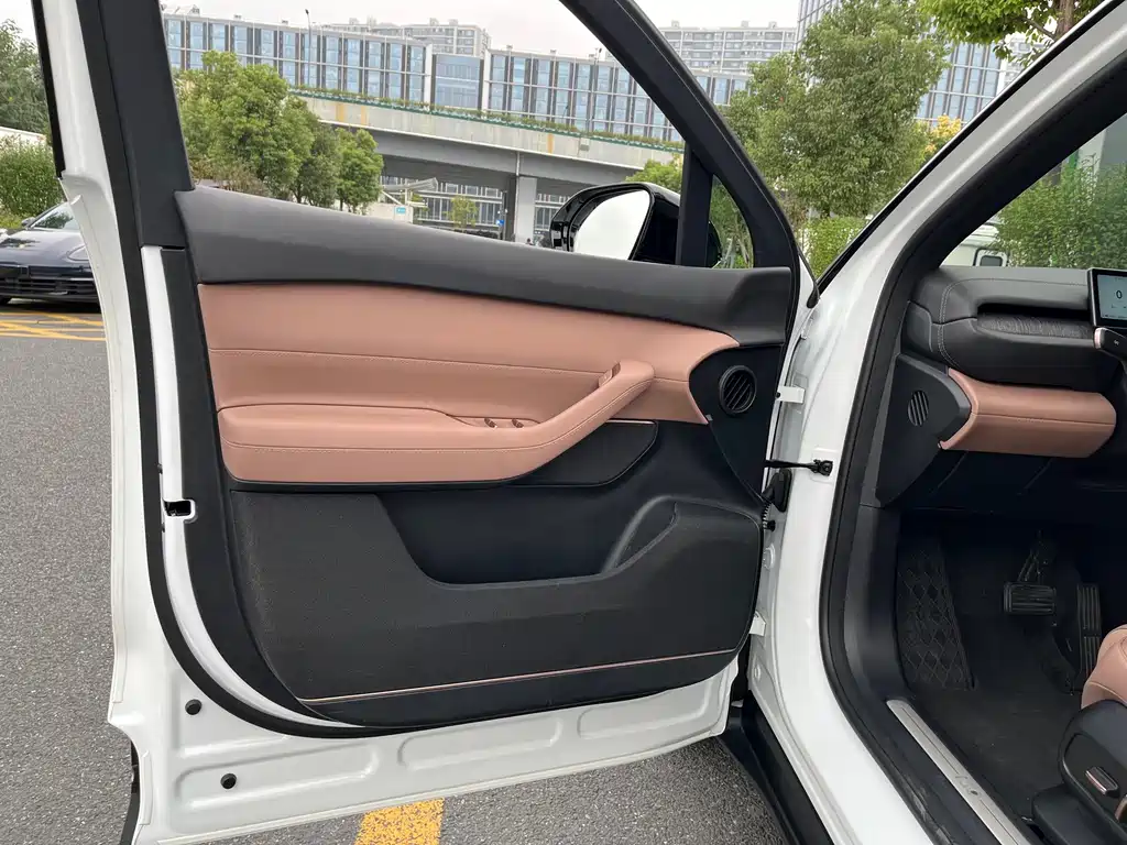 NIO ES6 — миниатюра 13