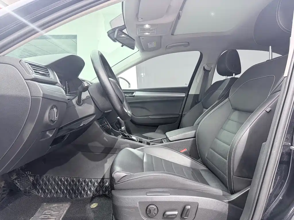 Skoda Superb — миниатюра 7