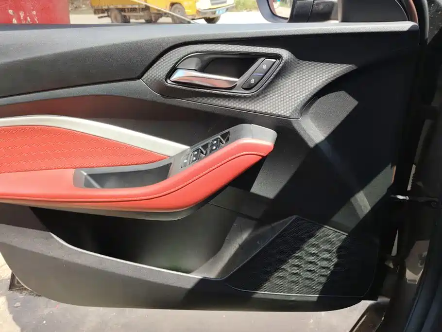 MG MG5 — миниатюра 7