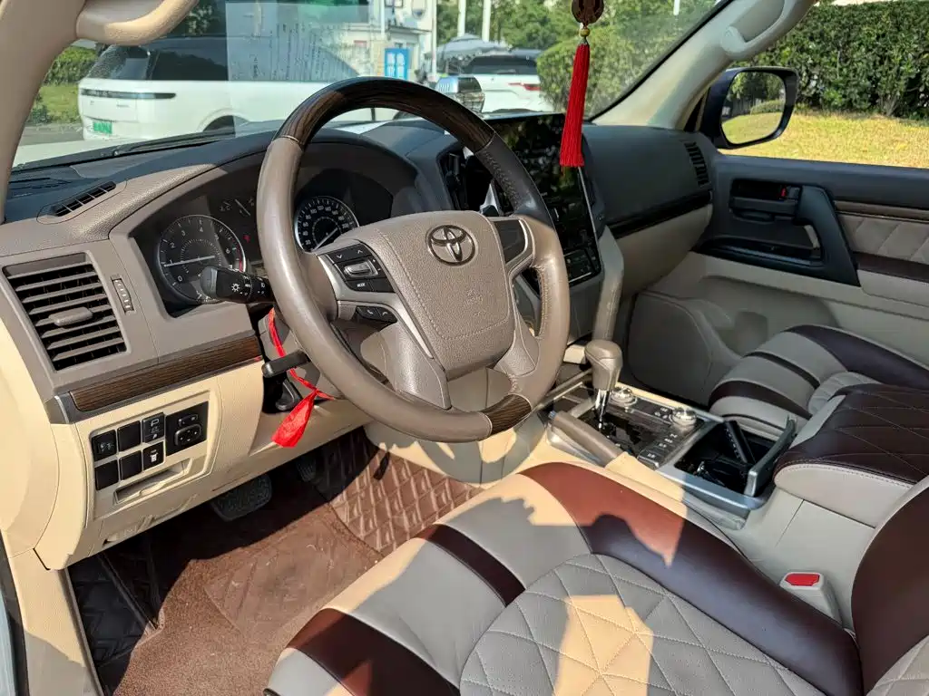 Toyota Land Cruiser — миниатюра 7