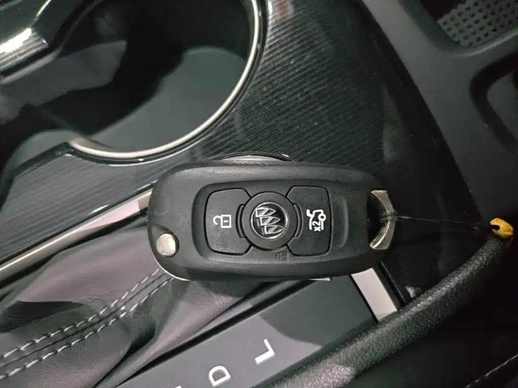 Buick Verano — миниатюра 9