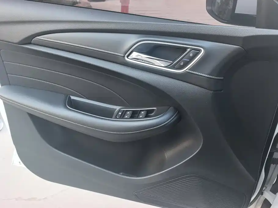 Roewe i5 — миниатюра 7