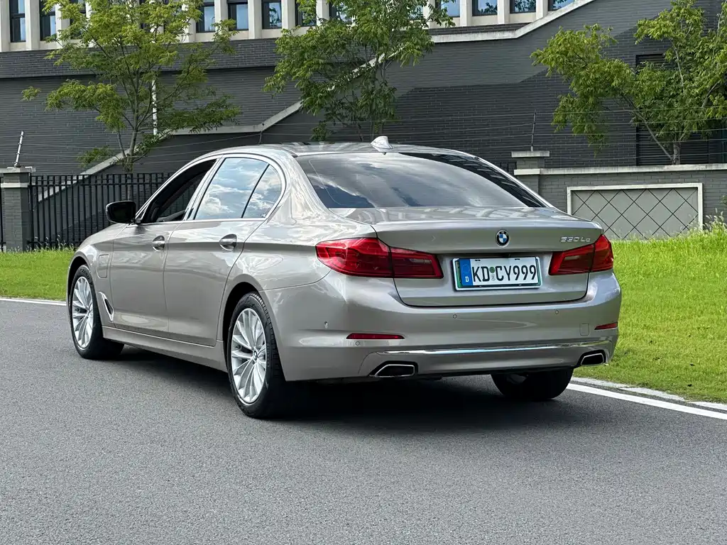 BMW 5 Series New Energy — миниатюра 21