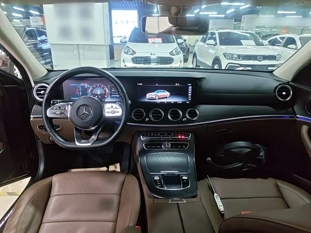 Mercedes-Benz E-Class — миниатюра 10
