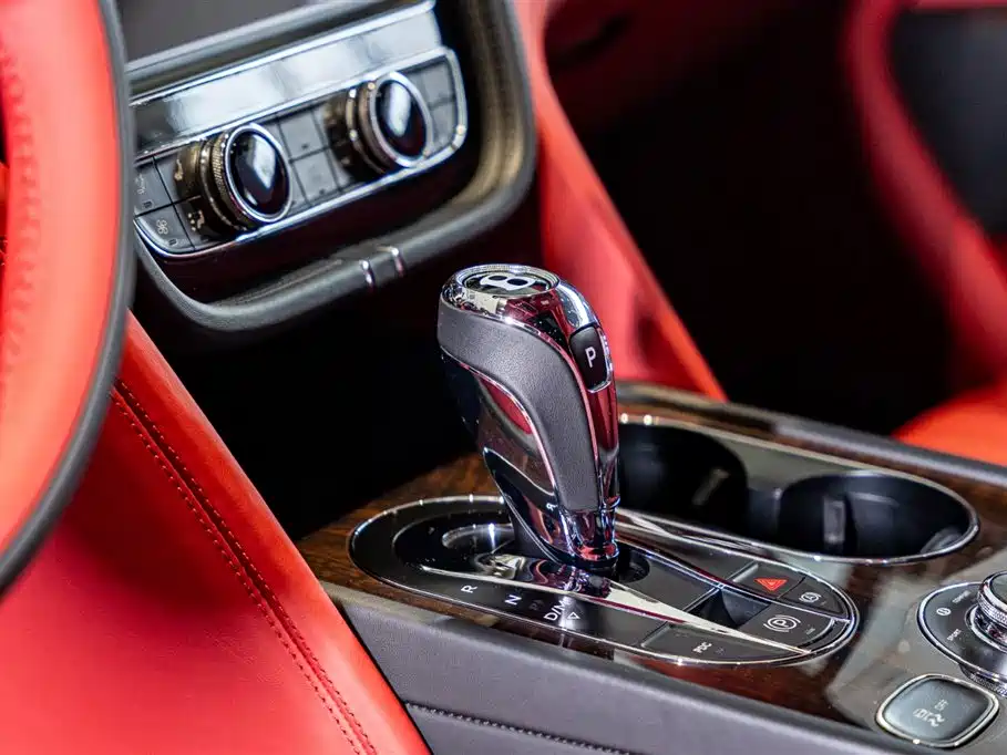 Bentley Bentayga 4.0T V8, фото 15