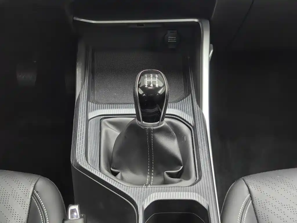 Geely Emgrand — миниатюра 13