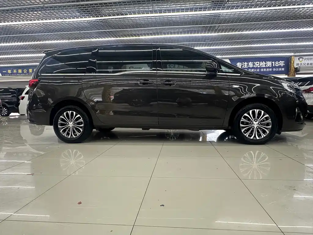 Buick GL8 — миниатюра 5