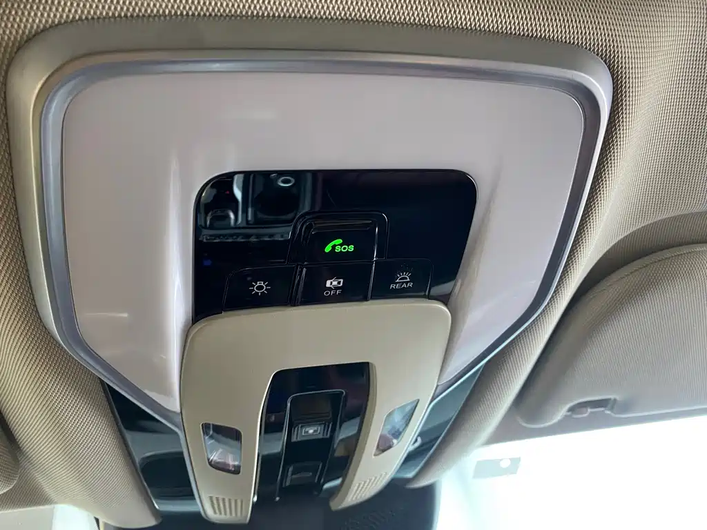 Hongqi Hongqi H5 — миниатюра 10