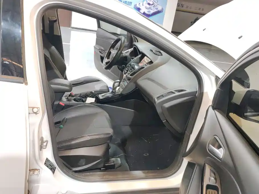 Ford Focus — миниатюра 8