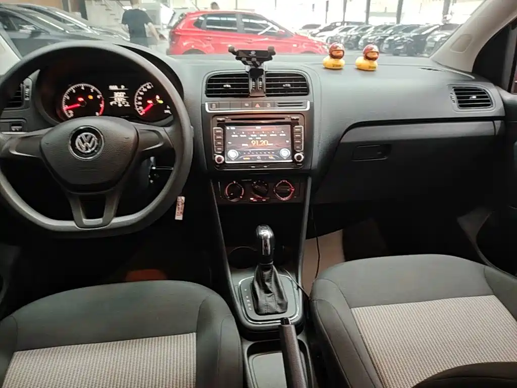 Volkswagen Polo — миниатюра 13