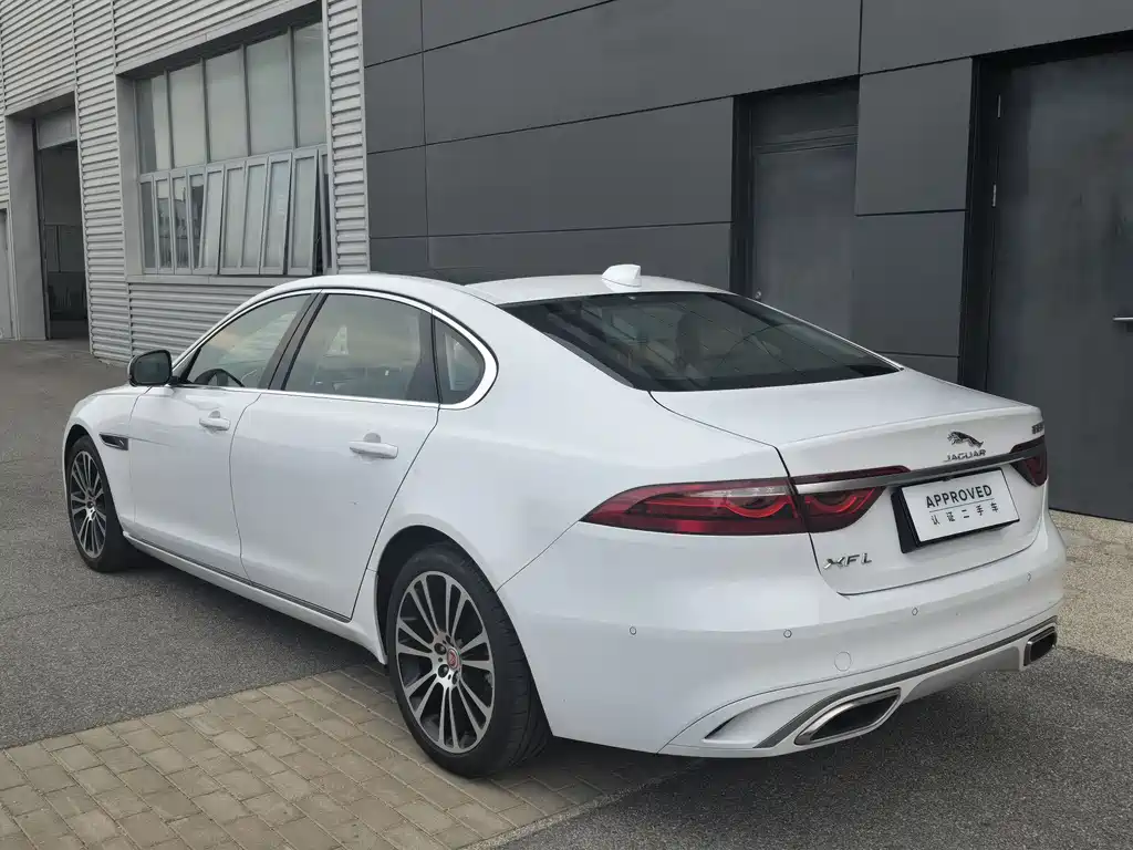 Jaguar XFL 2024 2.0T P250 Premium Luxury