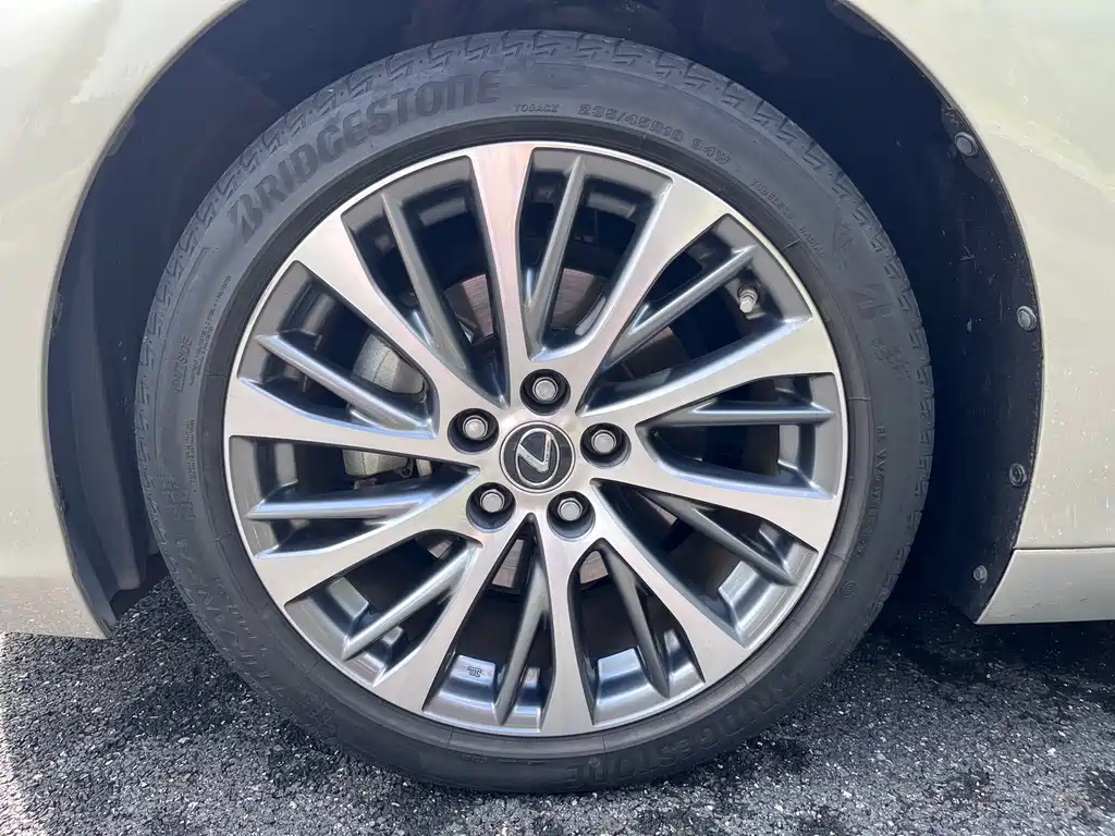 Lexus ES — миниатюра 22