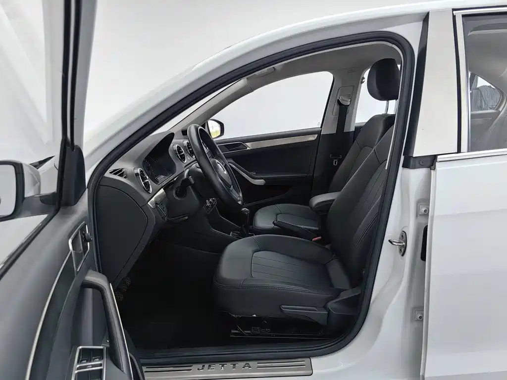 Volkswagen Jetta — миниатюра 10