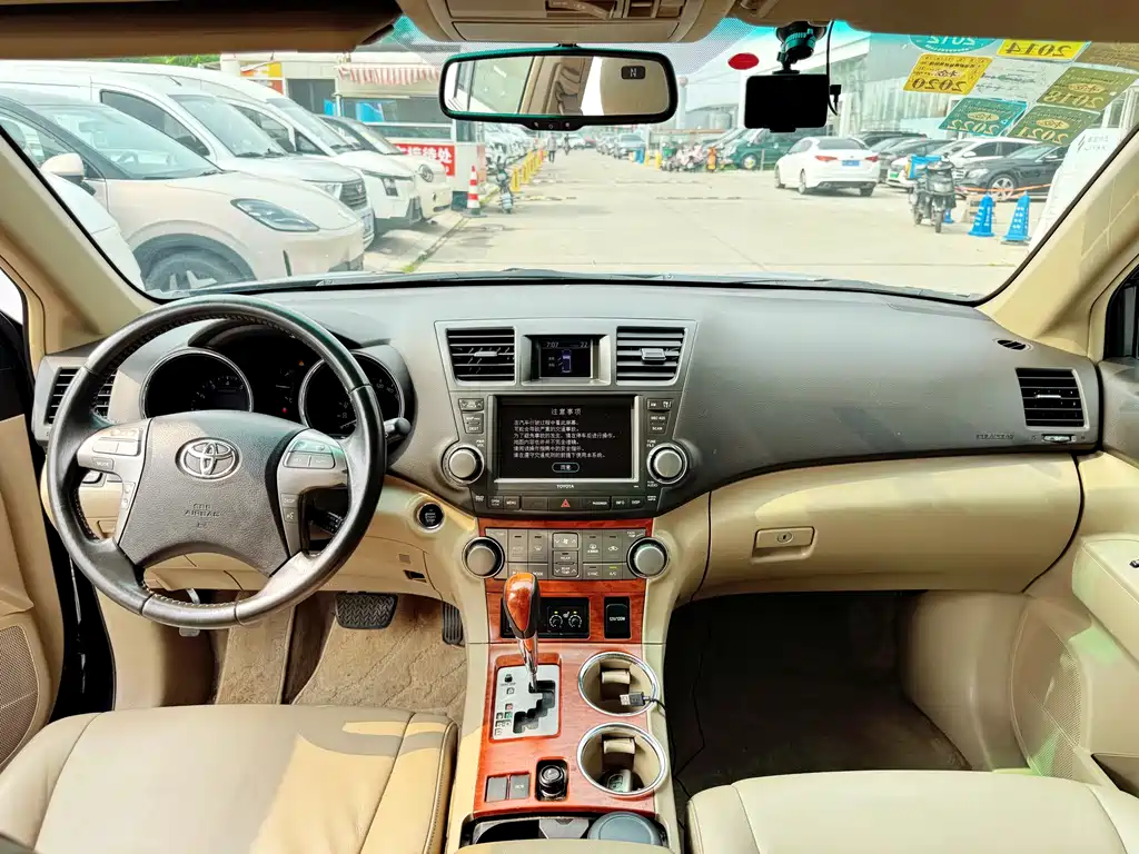 Toyota Highlander 2009 2.7L 7 мест Luxury