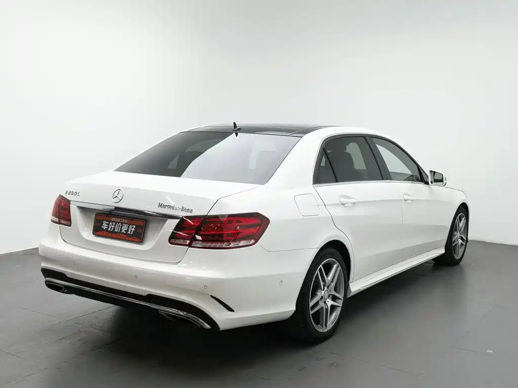 Mercedes-Benz E-Class — миниатюра 2