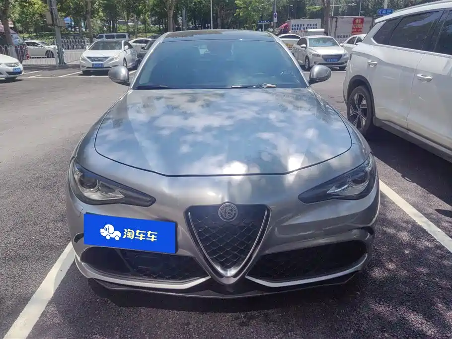 Alfa Romeo Giulia 2017 2.0T 280HP Luxury