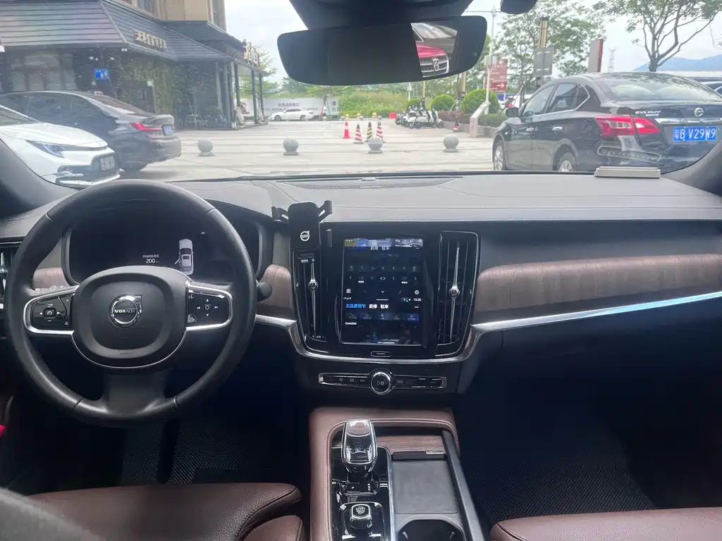 Volvo S90 — миниатюра 9