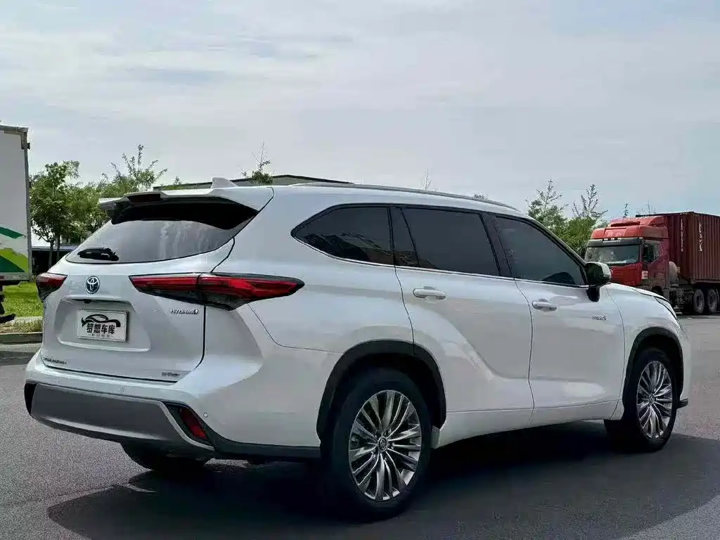 Toyota Highlander — миниатюра 9